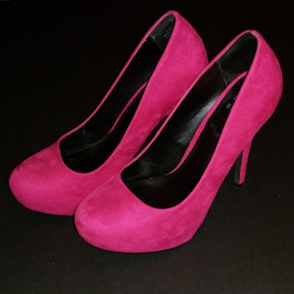 Fuschia / pink 5" faux suede platform heels!